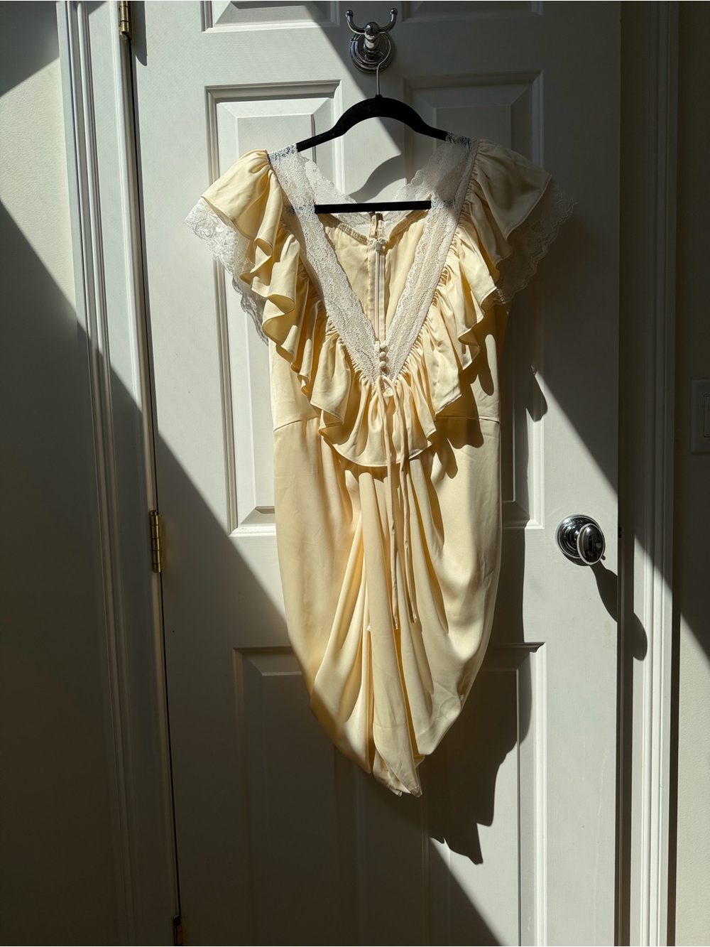 Soft Yellow Ruffled V-Neck Dress with Lace Trim